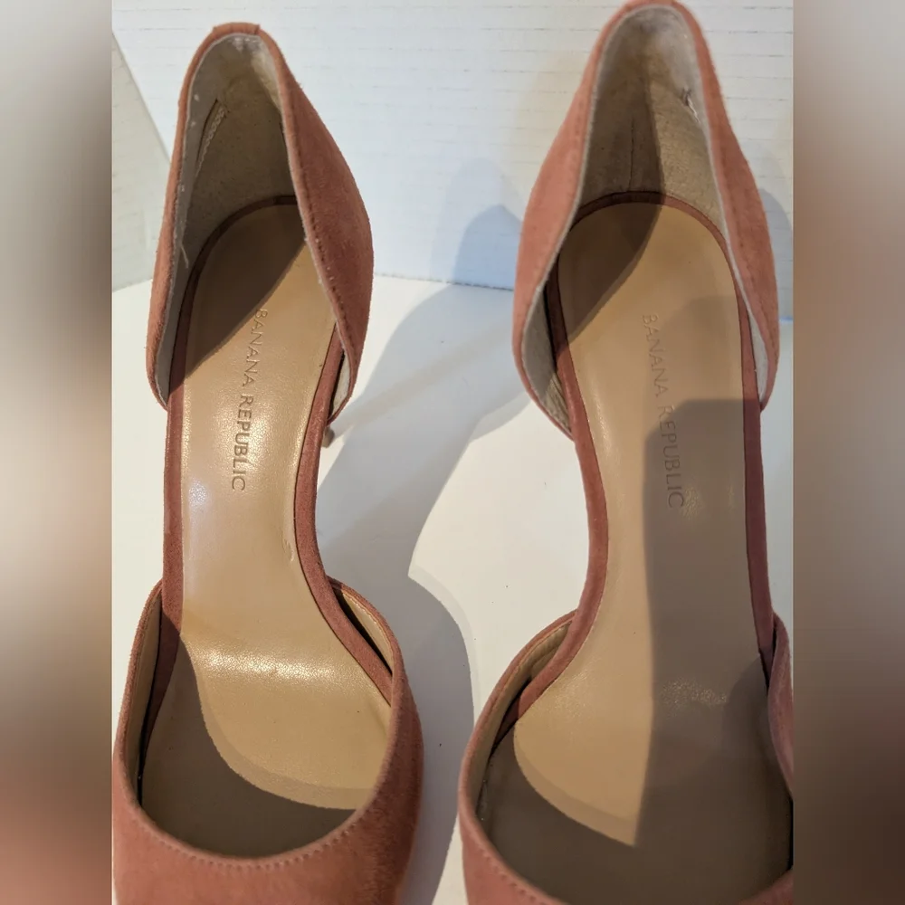 Banana Republic Womens Cafe Au Lait Brown Suede Heels Sz.6 - Picture 4 of 14